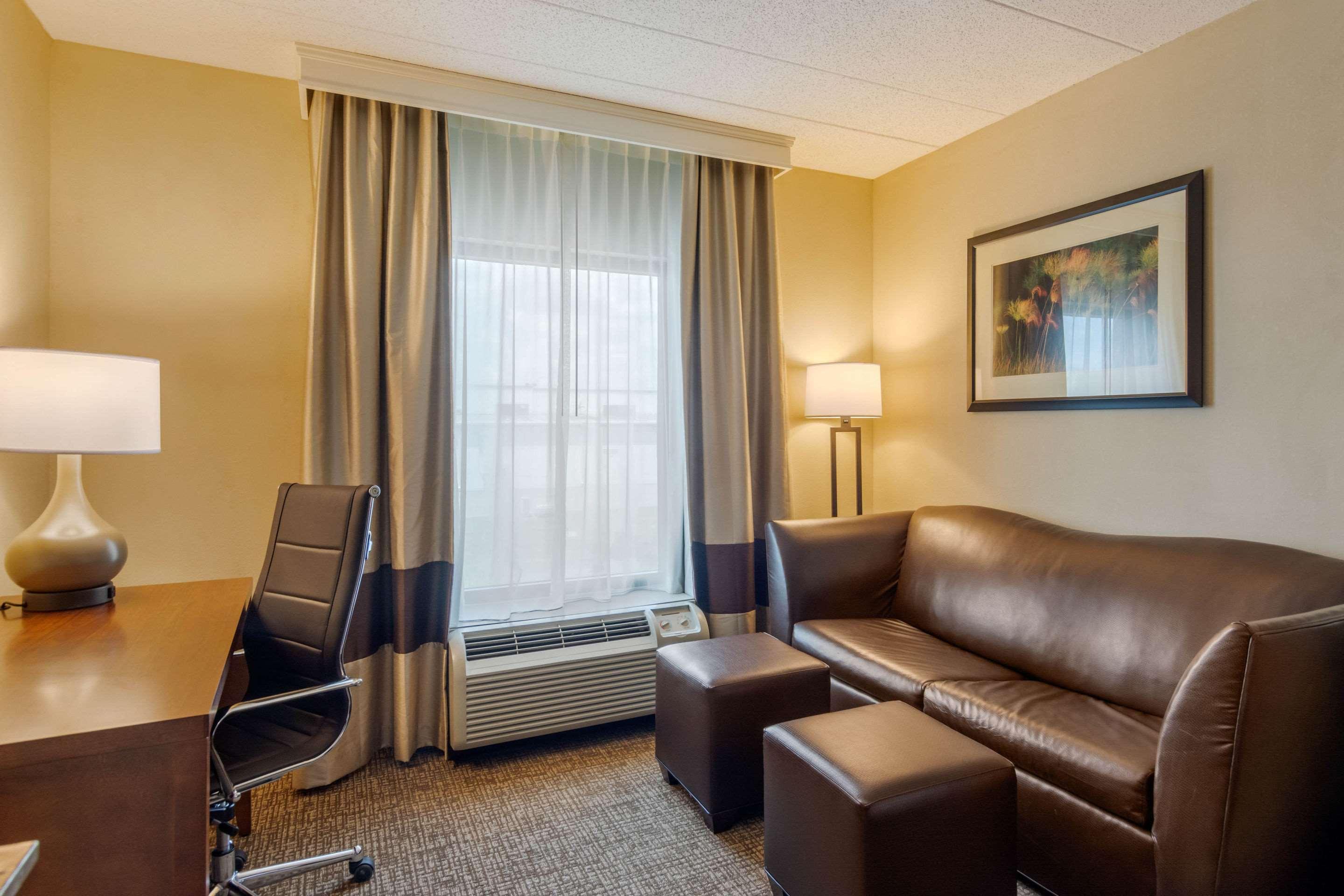 Comfort Suites Southpark Колониал Хайтс Екстериор снимка